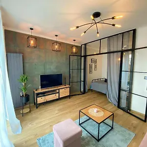 https://luxury-apartment-near-the-old-town-of-warsaw.warsawhotelspoland.com