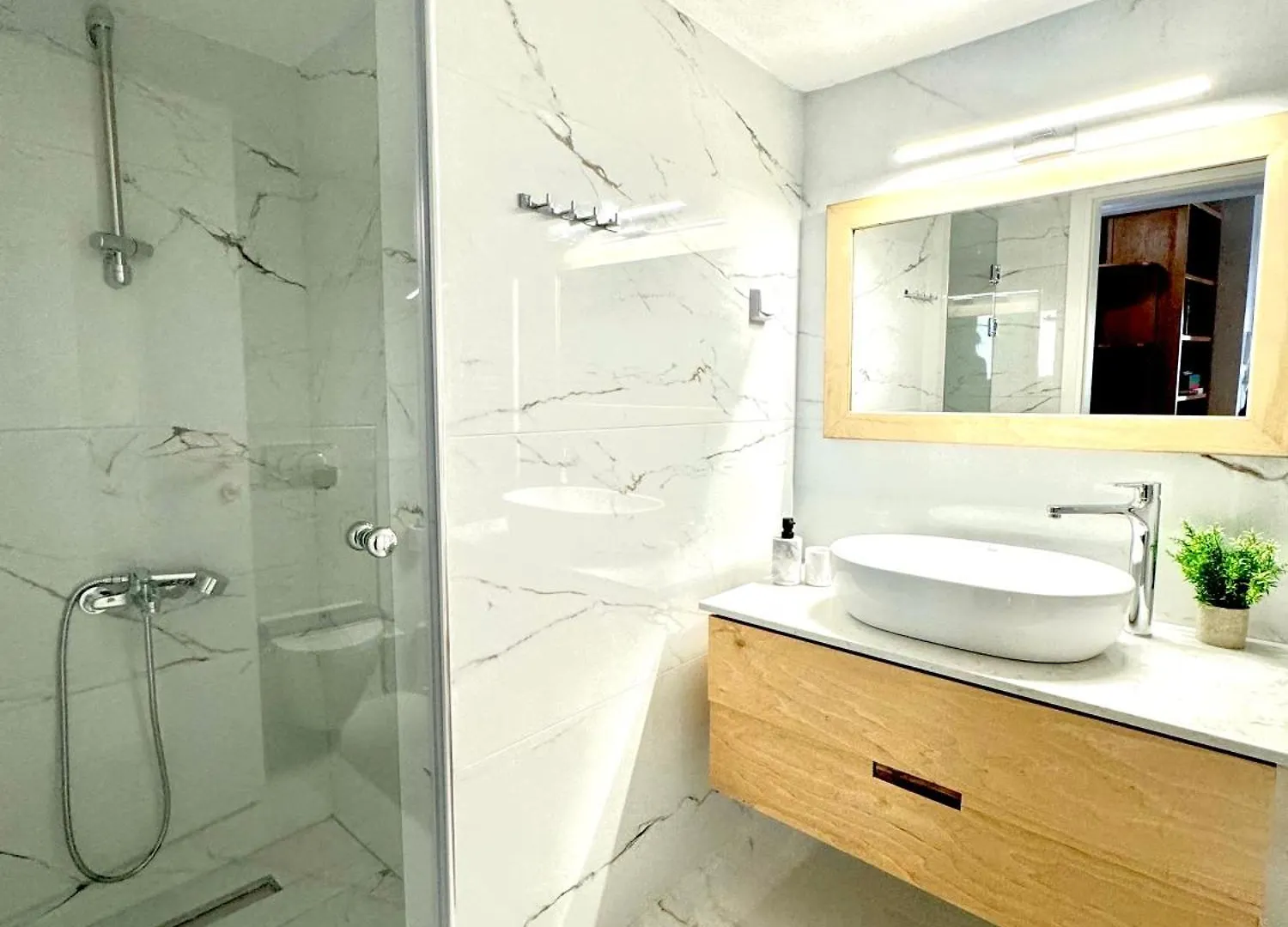 George Airport Apartments Iraklion