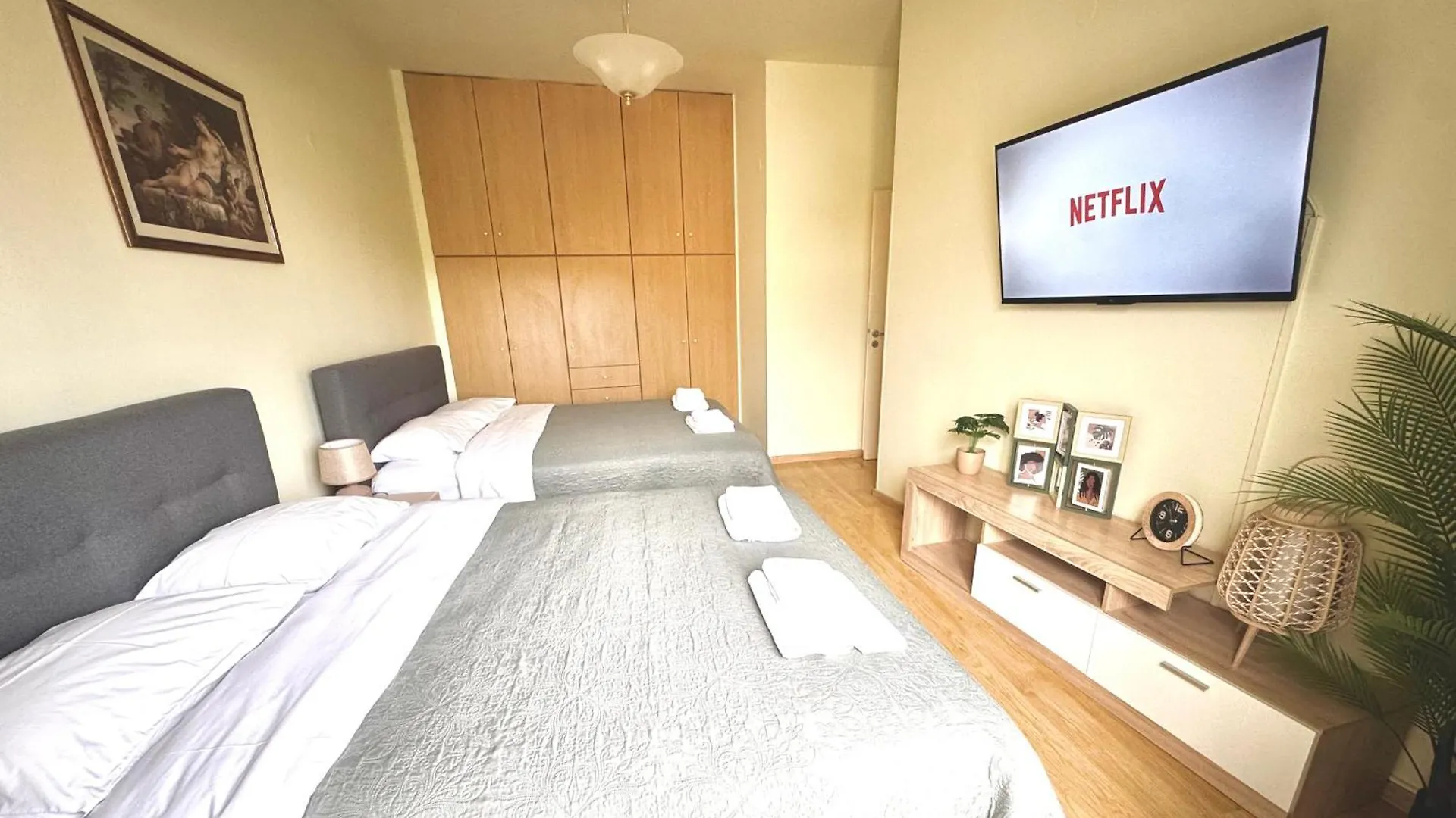 George Airport Apartments Iraklion