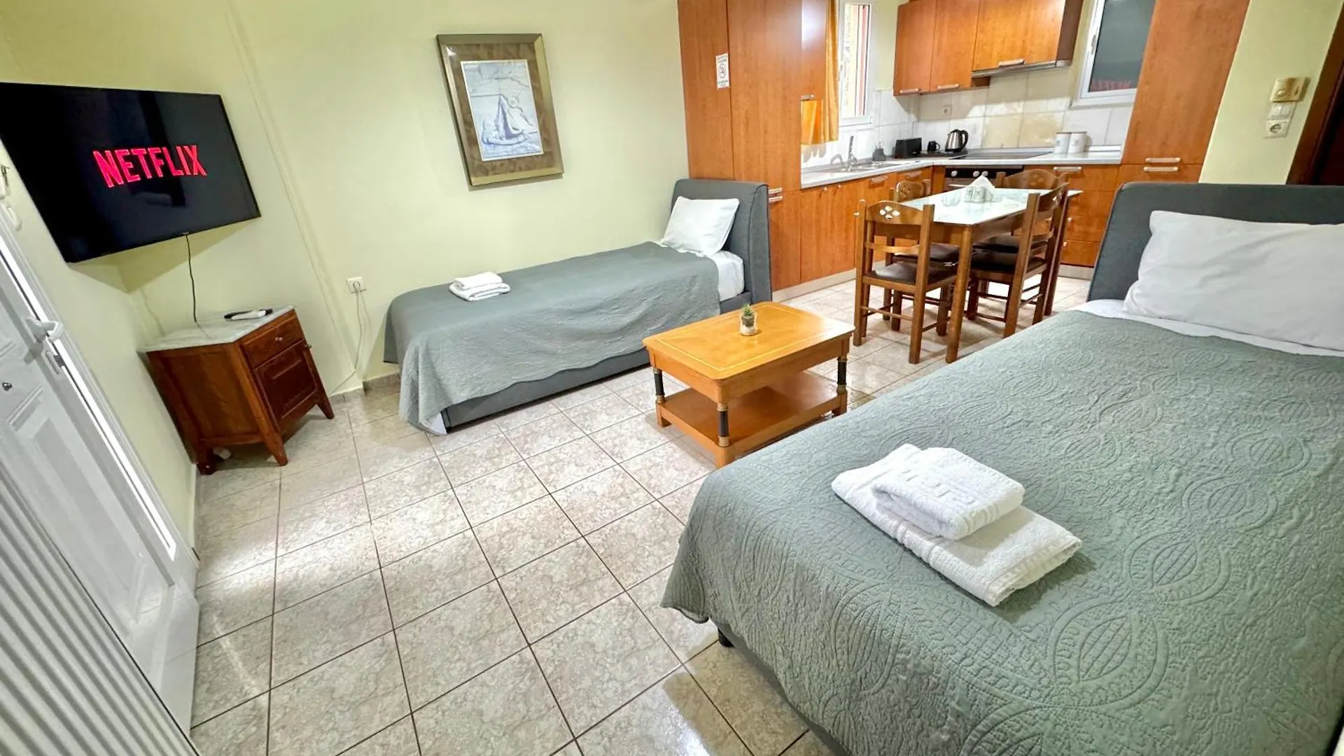 George Airport Apartments Iraklion